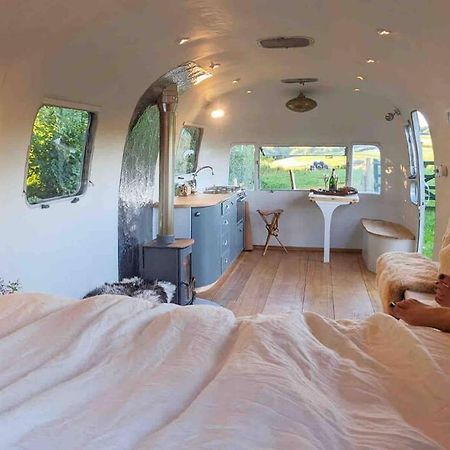 Airstream, Vintage American Caravan & Hottub Ashburton Extérieur photo